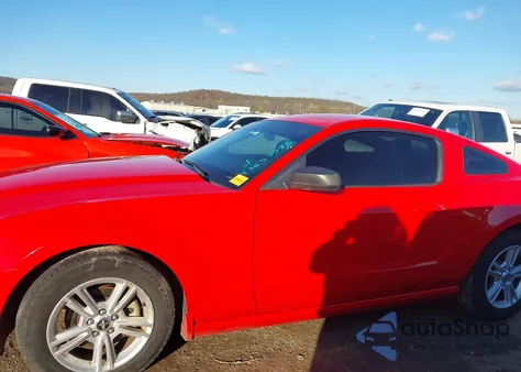 2014 Ford Mustang V6 из США, поврежденный, VIN 1ZVBP8AM4E5229230